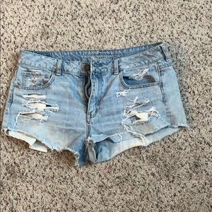 american eagle light wash shorts